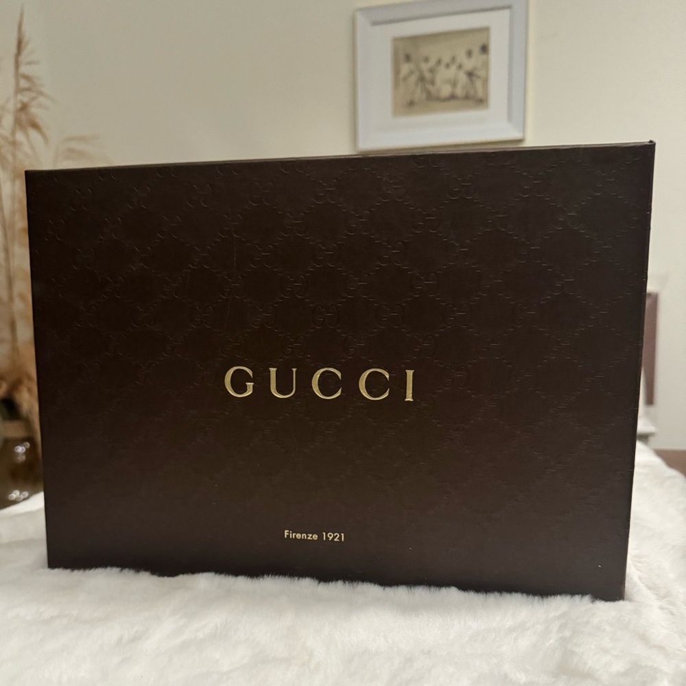 Gucci Women’s Empty Shoebox